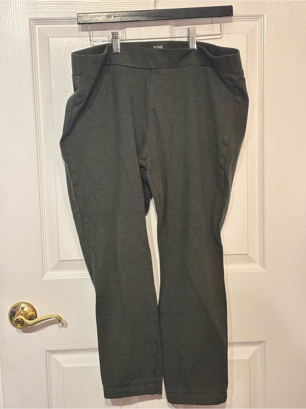 a.n.a Women's Straight-Leg Ponte Pants in Dark Charcoal